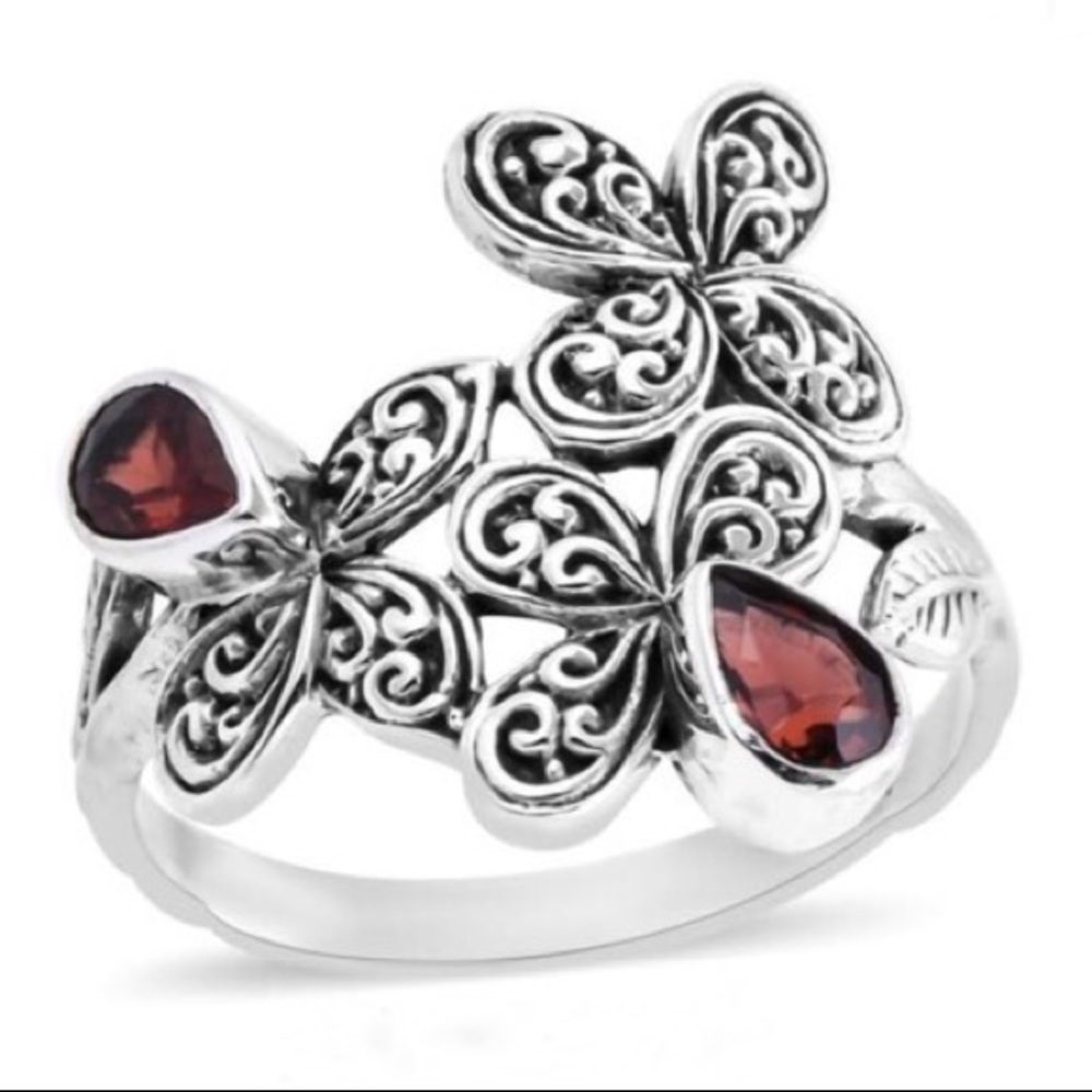 Mozambique garnet, .925 sterling silver ring. Sale